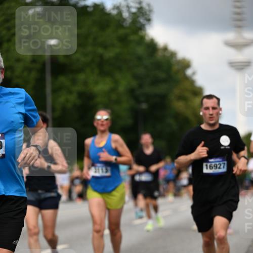29.06.2025 - hella hamburg halbmarathon Dr. Thomas Lammeyer http://msf.ph/oto/8508510 29.06.2025 10:29:46 Kennedybrücke 1627, 1740, 2000, 3053, 3099, 3113, 3132, 3920, 4008, 4010, 4111, 4444, 4797, 5814, 6869, 7778, 8083, 8276, 8962, 9927, 11157, 11400 meine-sportfotos.de