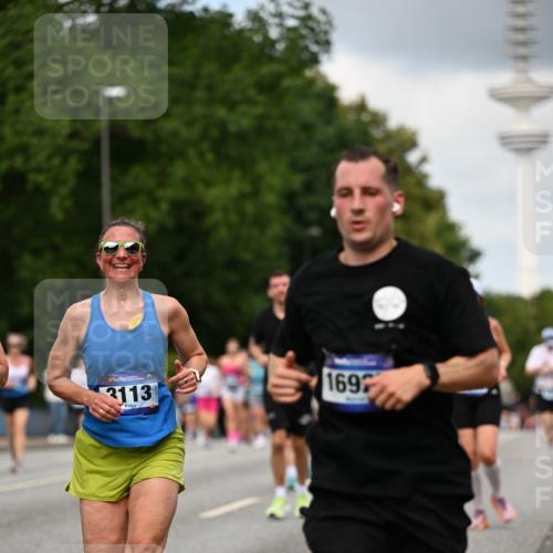 29.06.2025 - hella hamburg halbmarathon Dr. Thomas Lammeyer http://msf.ph/oto/8508526 29.06.2025 10:29:47 Kennedybrücke 1627, 1740, 2000, 3053, 3099, 3113, 3132, 3920, 4008, 4010, 4111, 4444, 4797, 5814, 6869, 7778, 8083, 8276, 8357, 8962, 9927, 11157, 11400 meine-sportfotos.de
