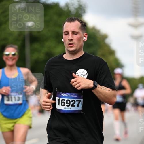 29.06.2025 - hella hamburg halbmarathon Dr. Thomas Lammeyer http://msf.ph/oto/8508532 29.06.2025 10:29:48 Kennedybrücke 1627, 1740, 2000, 3053, 3099, 3113, 3132, 3920, 4008, 4010, 4111, 4444, 4797, 5814, 6869, 7778, 8083, 8276, 8357, 8962, 9927, 11157, 11400 meine-sportfotos.de