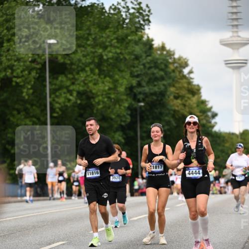 29.06.2025 - hella hamburg halbmarathon Dr. Thomas Lammeyer http://msf.ph/oto/8508541 29.06.2025 10:29:49 Kennedybrücke 1627, 1740, 2000, 3053, 3099, 3113, 3920, 4008, 4010, 4111, 4444, 4797, 5814, 6869, 7778, 8083, 8276, 8357, 8962, 9927, 11157, 11400 meine-sportfotos.de