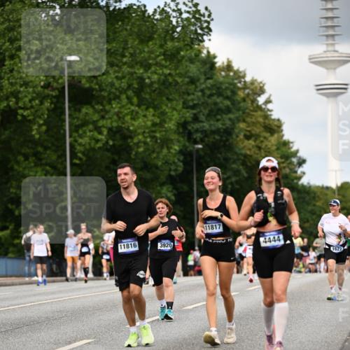 29.06.2025 - hella hamburg halbmarathon Dr. Thomas Lammeyer http://msf.ph/oto/8508543 29.06.2025 10:29:49 Kennedybrücke 1627, 1740, 2000, 3053, 3099, 3113, 3920, 4008, 4010, 4111, 4444, 4797, 5814, 6869, 7778, 8083, 8276, 8357, 8962, 9927, 11157, 11400 meine-sportfotos.de