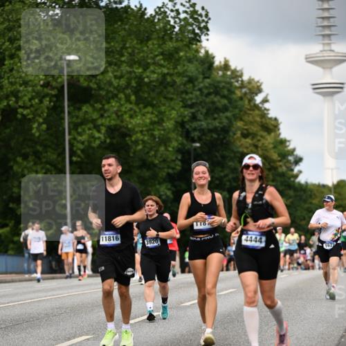 29.06.2025 - hella hamburg halbmarathon Dr. Thomas Lammeyer http://msf.ph/oto/8508550 29.06.2025 10:29:50 Kennedybrücke 1627, 1740, 2000, 3053, 3099, 3113, 3920, 4008, 4010, 4111, 4444, 4797, 5814, 6869, 7778, 8083, 8276, 8357, 8962, 9927, 11157, 11400 meine-sportfotos.de