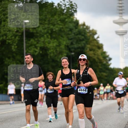 29.06.2025 - hella hamburg halbmarathon Dr. Thomas Lammeyer http://msf.ph/oto/8508558 29.06.2025 10:29:50 Kennedybrücke 1627, 1740, 2000, 3053, 3099, 3113, 3920, 4008, 4010, 4111, 4444, 4797, 5814, 6869, 7778, 8083, 8276, 8357, 8962, 9927, 11157, 11400 meine-sportfotos.de