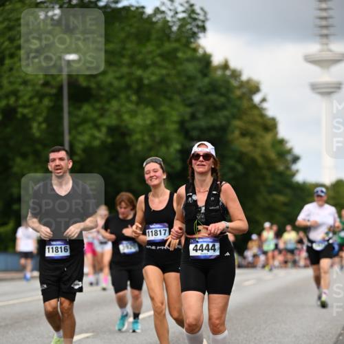 29.06.2025 - hella hamburg halbmarathon Dr. Thomas Lammeyer http://msf.ph/oto/8508563 29.06.2025 10:29:51 Kennedybrücke 1093, 1627, 1740, 2000, 2278, 3053, 3099, 3113, 3920, 4008, 4010, 4444, 4797, 5814, 6869, 7778, 8276, 8357, 8962, 9927, 11157, 11400 meine-sportfotos.de
