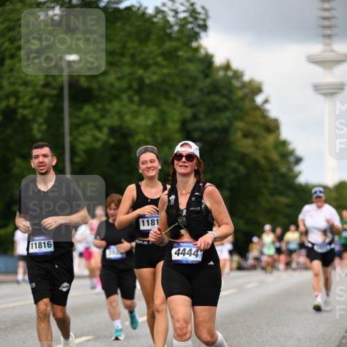 29.06.2025 - hella hamburg halbmarathon Dr. Thomas Lammeyer http://msf.ph/oto/8508569 29.06.2025 10:29:51 Kennedybrücke 1093, 1627, 1740, 2000, 2278, 3053, 3099, 3113, 3920, 4008, 4010, 4444, 4797, 5814, 6869, 7778, 8276, 8357, 8962, 9927, 11157, 11400 meine-sportfotos.de