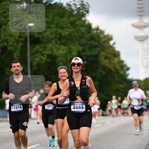 29.06.2025 - hella hamburg halbmarathon Dr. Thomas Lammeyer http://msf.ph/oto/8508570 29.06.2025 10:29:51 Kennedybrücke 1093, 1627, 1740, 2000, 2278, 3053, 3099, 3113, 3920, 4008, 4010, 4444, 4797, 5814, 6869, 7778, 8276, 8357, 8962, 9927, 11157, 11400 meine-sportfotos.de