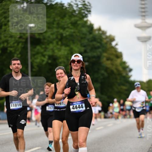 29.06.2025 - hella hamburg halbmarathon Dr. Thomas Lammeyer http://msf.ph/oto/8508573 29.06.2025 10:29:51 Kennedybrücke 1093, 1627, 1740, 2000, 2278, 3053, 3099, 3113, 3920, 4008, 4010, 4444, 4797, 5814, 6869, 7778, 8276, 8357, 8962, 9927, 11157, 11400 meine-sportfotos.de