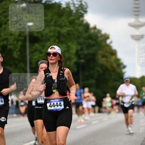 29.06.2025 - hella hamburg halbmarathon Dr. Thomas Lammeyer http://msf.ph/oto/8508579 29.06.2025 10:29:52 Kennedybrücke 1093, 1627, 1740, 2000, 2278, 3053, 3099, 3113, 3920, 4444, 4797, 5814, 6869, 7778, 8276, 8357, 8962, 9927, 11157, 11400 meine-sportfotos.de