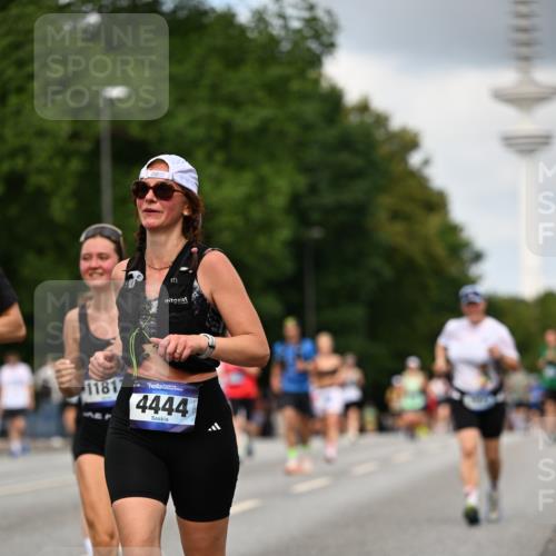 29.06.2025 - hella hamburg halbmarathon Dr. Thomas Lammeyer http://msf.ph/oto/8508584 29.06.2025 10:29:52 Kennedybrücke 1093, 1627, 1740, 2000, 2278, 3053, 3099, 3113, 3920, 4444, 4797, 5814, 6869, 7778, 8276, 8357, 8962, 9927, 11157, 11400 meine-sportfotos.de