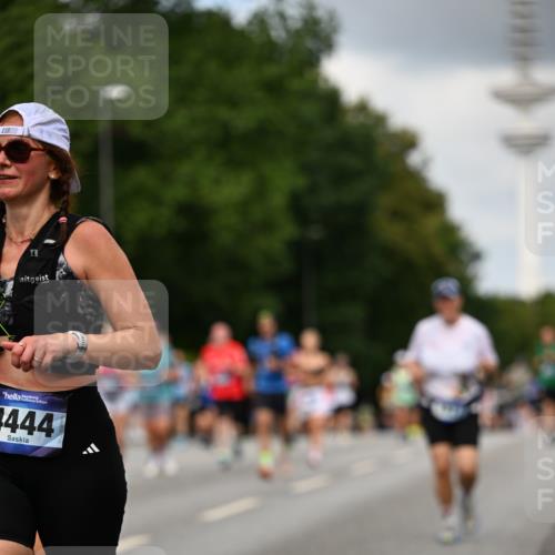29.06.2025 - hella hamburg halbmarathon Dr. Thomas Lammeyer http://msf.ph/oto/8508598 29.06.2025 10:29:53 Kennedybrücke 1093, 1627, 1740, 2000, 2278, 3053, 3099, 3113, 3920, 4444, 4797, 5814, 6869, 7778, 8276, 8357, 8962, 11157, 11400 meine-sportfotos.de