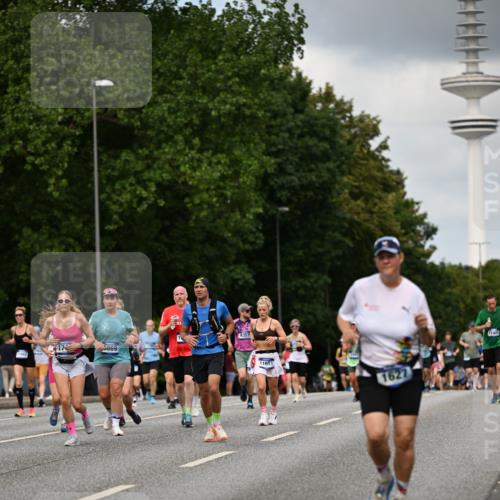 29.06.2025 - hella hamburg halbmarathon Dr. Thomas Lammeyer http://msf.ph/oto/8508609 29.06.2025 10:29:54 Kennedybrücke 1093, 1305, 1627, 1740, 2000, 2278, 3053, 3099, 3113, 3920, 3961, 3963, 4444, 4797, 5814, 6869, 7778, 8276, 8357, 8962, 11157, 11400 meine-sportfotos.de