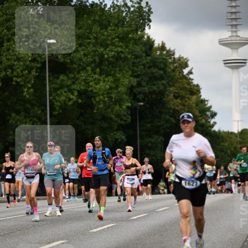 29.06.2025 - hella hamburg halbmarathon Dr. Thomas Lammeyer http://msf.ph/oto/8508611 29.06.2025 10:29:54 Kennedybrücke 1093, 1305, 1627, 1740, 2000, 2278, 3053, 3099, 3113, 3920, 3961, 3963, 4444, 4797, 5814, 6869, 7778, 8276, 8357, 8962, 11157, 11400 meine-sportfotos.de