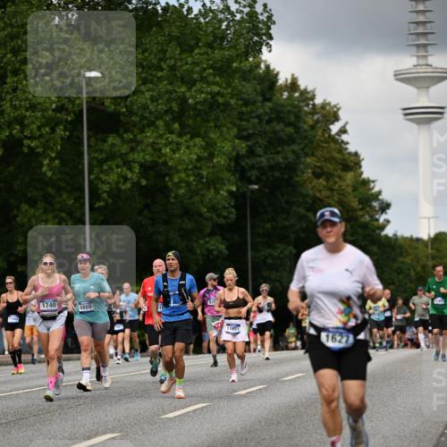29.06.2025 - hella hamburg halbmarathon Dr. Thomas Lammeyer http://msf.ph/oto/8508613 29.06.2025 10:29:55 Kennedybrücke 1093, 1305, 1627, 1740, 2000, 2278, 3053, 3099, 3113, 3920, 3961, 3963, 4444, 4797, 5814, 6869, 7778, 8276, 8357, 8962, 11157, 11400 meine-sportfotos.de