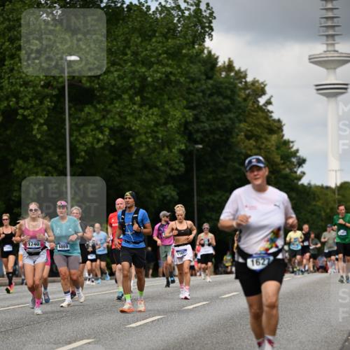 29.06.2025 - hella hamburg halbmarathon Dr. Thomas Lammeyer http://msf.ph/oto/8508615 29.06.2025 10:29:55 Kennedybrücke 1093, 1305, 1627, 1740, 2000, 2278, 3053, 3099, 3113, 3920, 3961, 3963, 4444, 4797, 5814, 6869, 7778, 8276, 8357, 8962, 11157, 11400 meine-sportfotos.de