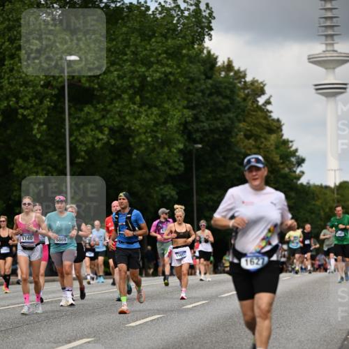 29.06.2025 - hella hamburg halbmarathon Dr. Thomas Lammeyer http://msf.ph/oto/8508616 29.06.2025 10:29:55 Kennedybrücke 1093, 1305, 1627, 1740, 2000, 2278, 3053, 3099, 3113, 3920, 3961, 3963, 4444, 4797, 5814, 6869, 7778, 8276, 8357, 8962, 11157, 11400 meine-sportfotos.de