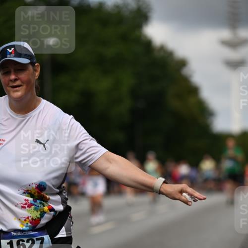 29.06.2025 - hella hamburg halbmarathon Dr. Thomas Lammeyer http://msf.ph/oto/8508652 29.06.2025 10:29:58 Kennedybrücke 1093, 1305, 1627, 1740, 2000, 2278, 3053, 3099, 3113, 3920, 3961, 3963, 4444, 5814, 6663, 6869, 7778, 8357, 11157, 11400 meine-sportfotos.de