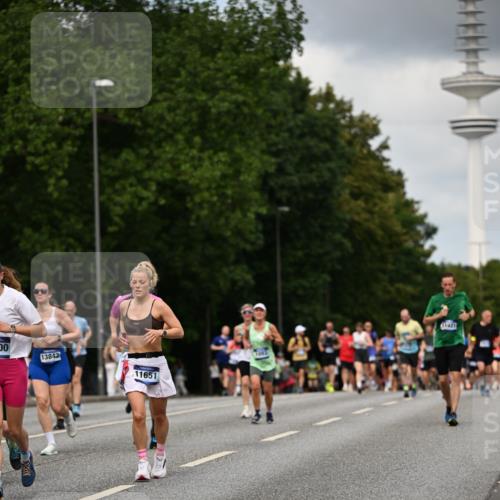 29.06.2025 - hella hamburg halbmarathon Dr. Thomas Lammeyer http://msf.ph/oto/8508674 29.06.2025 10:29:59 Kennedybrücke 1093, 1305, 1627, 1740, 2000, 2278, 3053, 3099, 3113, 3920, 3961, 3963, 4444, 5814, 6663, 6869, 7778, 8357, 11157, 11400 meine-sportfotos.de