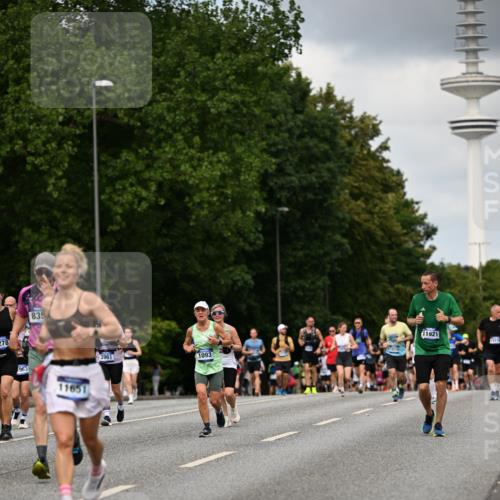 29.06.2025 - hella hamburg halbmarathon Dr. Thomas Lammeyer http://msf.ph/oto/8508691 29.06.2025 10:30:01 Kennedybrücke 1093, 1305, 1627, 1740, 2000, 2278, 3053, 3099, 3920, 3961, 3963, 4444, 5814, 6663, 6869, 7778, 8357, 9186, 11157, 11400 meine-sportfotos.de