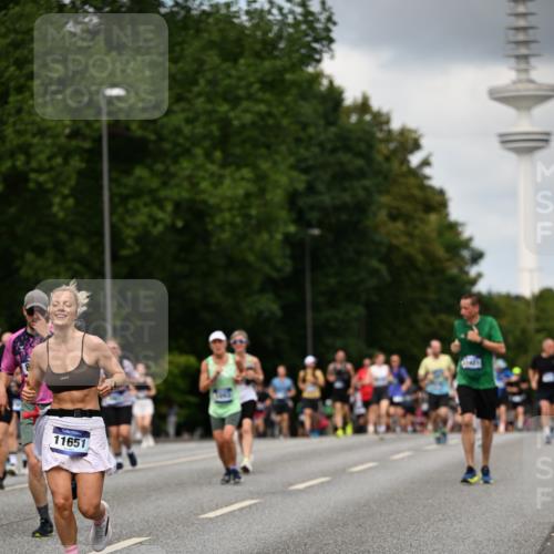 29.06.2025 - hella hamburg halbmarathon Dr. Thomas Lammeyer http://msf.ph/oto/8508694 29.06.2025 10:30:01 Kennedybrücke 1093, 1305, 1627, 1740, 2000, 2278, 3053, 3099, 3920, 3961, 3963, 4444, 5814, 6663, 6869, 7778, 8357, 9186, 11157, 11400 meine-sportfotos.de