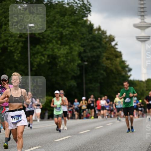 29.06.2025 - hella hamburg halbmarathon Dr. Thomas Lammeyer http://msf.ph/oto/8508698 29.06.2025 10:30:01 Kennedybrücke 1093, 1305, 1627, 1740, 2000, 2278, 3053, 3099, 3920, 3961, 3963, 4444, 5814, 6663, 6869, 7778, 8357, 9186, 11157, 11400 meine-sportfotos.de