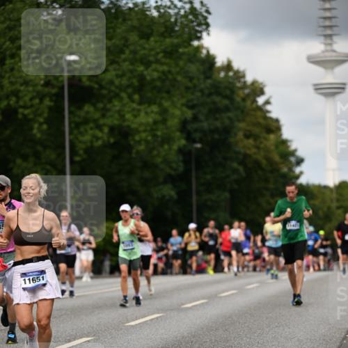 29.06.2025 - hella hamburg halbmarathon Dr. Thomas Lammeyer http://msf.ph/oto/8508701 29.06.2025 10:30:02 Kennedybrücke 1093, 1305, 1627, 1740, 2000, 2278, 3053, 3099, 3920, 3961, 3963, 4444, 5814, 6663, 6869, 7778, 8357, 9186, 11157, 11400 meine-sportfotos.de
