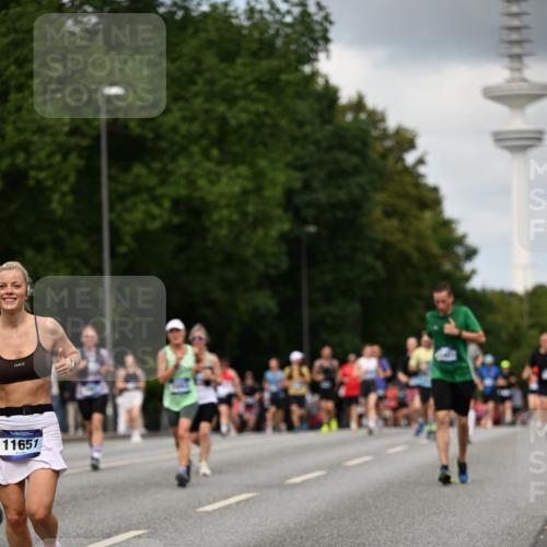 29.06.2025 - hella hamburg halbmarathon Dr. Thomas Lammeyer http://msf.ph/oto/8508704 29.06.2025 10:30:02 Kennedybrücke 1093, 1305, 1627, 1740, 2000, 2278, 3053, 3099, 3920, 3961, 3963, 4444, 5814, 6663, 6869, 7778, 8357, 9186, 11157, 11400 meine-sportfotos.de