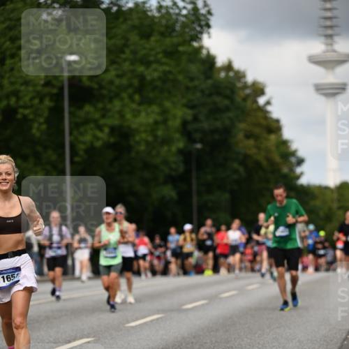 29.06.2025 - hella hamburg halbmarathon Dr. Thomas Lammeyer http://msf.ph/oto/8508709 29.06.2025 10:30:02 Kennedybrücke 1093, 1305, 1627, 1740, 2000, 2278, 3053, 3099, 3920, 3961, 3963, 4444, 5814, 6663, 6869, 7778, 8357, 9186, 11157, 11400 meine-sportfotos.de
