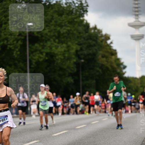 29.06.2025 - hella hamburg halbmarathon Dr. Thomas Lammeyer http://msf.ph/oto/8508710 29.06.2025 10:30:02 Kennedybrücke 1093, 1305, 1627, 1740, 2000, 2278, 3053, 3099, 3920, 3961, 3963, 4444, 5814, 6663, 6869, 7778, 8357, 9186, 11157, 11400 meine-sportfotos.de