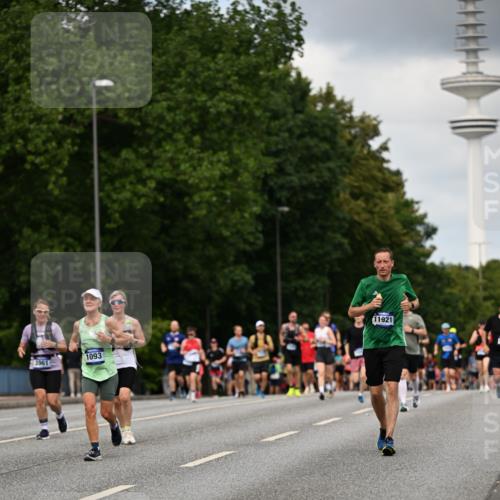 29.06.2025 - hella hamburg halbmarathon Dr. Thomas Lammeyer http://msf.ph/oto/8508713 29.06.2025 10:30:03 Kennedybrücke 1093, 1305, 1627, 1740, 2000, 2278, 3053, 3920, 3961, 3963, 4444, 5814, 6663, 6869, 7778, 8357, 9186, 11157, 11400 meine-sportfotos.de
