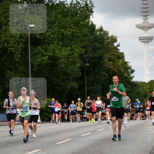 29.06.2025 - hella hamburg halbmarathon Dr. Thomas Lammeyer http://msf.ph/oto/8508718 29.06.2025 10:30:03 Kennedybrücke 1093, 1305, 1627, 1740, 2000, 2278, 3053, 3920, 3961, 3963, 4444, 5814, 6663, 6869, 7778, 8357, 9186, 11157, 11400 meine-sportfotos.de