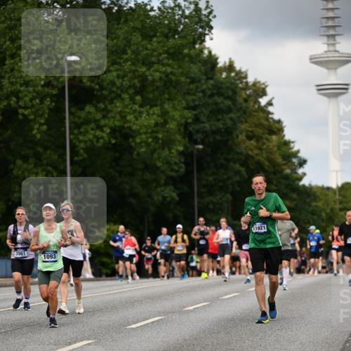 29.06.2025 - hella hamburg halbmarathon Dr. Thomas Lammeyer http://msf.ph/oto/8508720 29.06.2025 10:30:04 Kennedybrücke 1093, 1305, 1627, 1740, 2000, 2278, 3053, 3920, 3961, 3963, 4444, 5028, 6663, 6869, 8357, 9186, 11157, 11400 meine-sportfotos.de