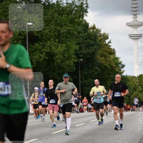 29.06.2025 - hella hamburg halbmarathon Dr. Thomas Lammeyer http://msf.ph/oto/8508793 29.06.2025 10:30:10 Kennedybrücke 1093, 1305, 1740, 2278, 3765, 3961, 3963, 4378, 5028, 6478, 6663, 6869, 8357, 9186, 10845, 10846, 11400 meine-sportfotos.de