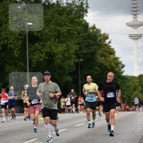 29.06.2025 - hella hamburg halbmarathon Dr. Thomas Lammeyer http://msf.ph/oto/8508810 29.06.2025 10:30:11 Kennedybrücke 1093, 1305, 1740, 2278, 3765, 3961, 3963, 4378, 5028, 5564, 6478, 6663, 6869, 8079, 8357, 8881, 9186, 10845, 10846, 11400 meine-sportfotos.de
