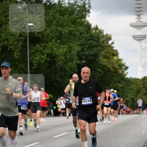 29.06.2025 - hella hamburg halbmarathon Dr. Thomas Lammeyer http://msf.ph/oto/8508818 29.06.2025 10:30:13 Kennedybrücke 1093, 1305, 1740, 2278, 3765, 3961, 3963, 4378, 5028, 5564, 6478, 6663, 6869, 8079, 8357, 8881, 9186, 10219, 10845, 10846, 11400 meine-sportfotos.de