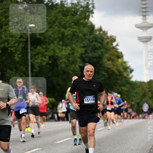 29.06.2025 - hella hamburg halbmarathon Dr. Thomas Lammeyer http://msf.ph/oto/8508822 29.06.2025 10:30:13 Kennedybrücke 1093, 1305, 1740, 2278, 3765, 3961, 3963, 4378, 5028, 5564, 6478, 6663, 6869, 8079, 8357, 8881, 9186, 10219, 10845, 10846, 11400 meine-sportfotos.de