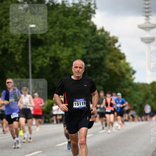 29.06.2025 - hella hamburg halbmarathon Dr. Thomas Lammeyer http://msf.ph/oto/8508831 29.06.2025 10:30:14 Kennedybrücke 1093, 1305, 1740, 2278, 3765, 3961, 3963, 4378, 5028, 5564, 6478, 6663, 6869, 8079, 8357, 8881, 9186, 10219, 10845, 10846, 11400 meine-sportfotos.de