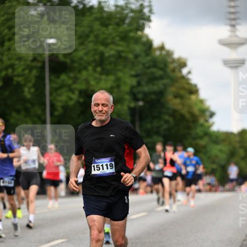 29.06.2025 - hella hamburg halbmarathon Dr. Thomas Lammeyer http://msf.ph/oto/8508837 29.06.2025 10:30:15 Kennedybrücke 1093, 1305, 2278, 3765, 3961, 3963, 4378, 5028, 5564, 6478, 6663, 6869, 8079, 8357, 8881, 9186, 10219, 10845, 10846 meine-sportfotos.de