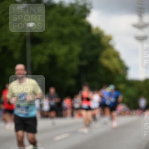 29.06.2025 - hella hamburg halbmarathon Dr. Thomas Lammeyer http://msf.ph/oto/8508860 29.06.2025 10:30:17 Kennedybrücke 1093, 1305, 2278, 3765, 3961, 3963, 4378, 5028, 5564, 6478, 6663, 7069, 8079, 8357, 8881, 9186, 10219, 10845, 10846 meine-sportfotos.de