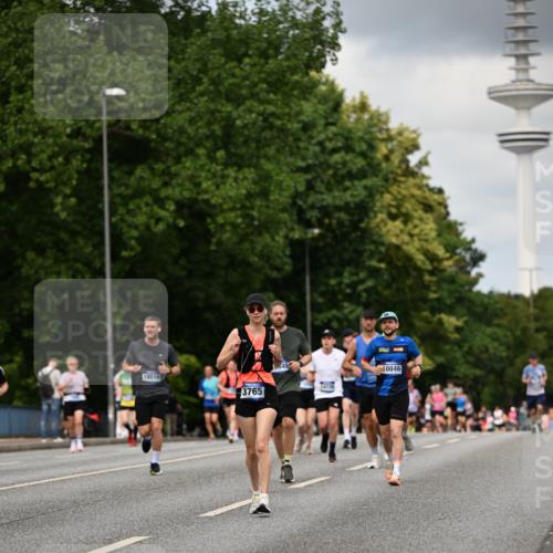29.06.2025 - hella hamburg halbmarathon Dr. Thomas Lammeyer http://msf.ph/oto/8508877 29.06.2025 10:30:18 Kennedybrücke 1093, 1305, 2278, 3765, 3961, 3963, 4378, 5028, 5564, 6478, 6663, 7069, 8079, 8881, 9186, 9573, 10219, 10845, 10846 meine-sportfotos.de