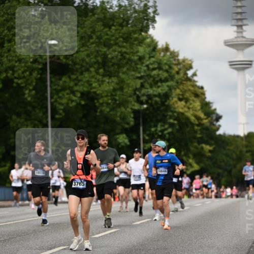 29.06.2025 - hella hamburg halbmarathon Dr. Thomas Lammeyer http://msf.ph/oto/8508896 29.06.2025 10:30:20 Kennedybrücke 1093, 1305, 2278, 3765, 3961, 3963, 4378, 5028, 5497, 5564, 6478, 6663, 7069, 8079, 8881, 9186, 9573, 10219, 10845, 10846 meine-sportfotos.de
