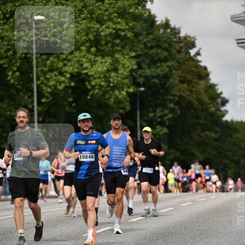 29.06.2025 - hella hamburg halbmarathon Dr. Thomas Lammeyer http://msf.ph/oto/8508902 29.06.2025 10:30:22 Kennedybrücke 1305, 3765, 3961, 3963, 4378, 5028, 5497, 5564, 6478, 6663, 7069, 8079, 8881, 9186, 9573, 10219, 10845, 10846 meine-sportfotos.de