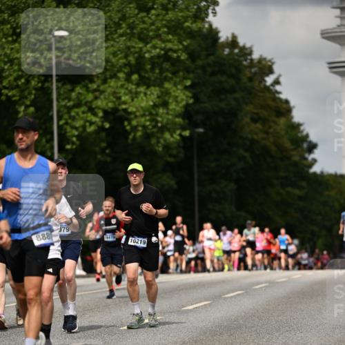 29.06.2025 - hella hamburg halbmarathon Dr. Thomas Lammeyer http://msf.ph/oto/8508909 29.06.2025 10:30:26 Kennedybrücke 1479, 3765, 4378, 5028, 5497, 5564, 6478, 6663, 7069, 8079, 8881, 9186, 9573, 10219, 10465, 10845, 10846, 11139 meine-sportfotos.de