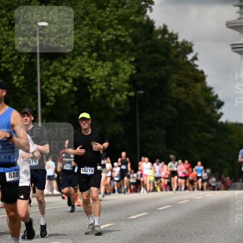 29.06.2025 - hella hamburg halbmarathon Dr. Thomas Lammeyer http://msf.ph/oto/8508915 29.06.2025 10:30:26 Kennedybrücke 1479, 3765, 4378, 5028, 5497, 5564, 6478, 6663, 7069, 8079, 8881, 9186, 9573, 10219, 10465, 10845, 10846, 11139 meine-sportfotos.de