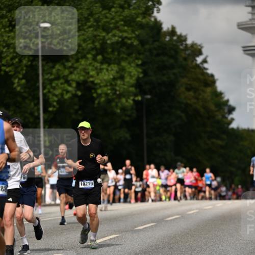 29.06.2025 - hella hamburg halbmarathon Dr. Thomas Lammeyer http://msf.ph/oto/8508921 29.06.2025 10:30:26 Kennedybrücke 1479, 3765, 4378, 5028, 5497, 5564, 6478, 6663, 7069, 8079, 8881, 9186, 9573, 10219, 10465, 10845, 10846, 11139 meine-sportfotos.de