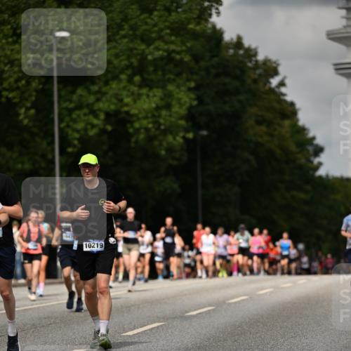 29.06.2025 - hella hamburg halbmarathon Dr. Thomas Lammeyer http://msf.ph/oto/8508928 29.06.2025 10:30:27 Kennedybrücke 1479, 3765, 4378, 5028, 5497, 5564, 6478, 6663, 7069, 8079, 8881, 9186, 9573, 10219, 10465, 10845, 10846, 11139 meine-sportfotos.de