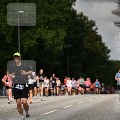 29.06.2025 - hella hamburg halbmarathon Dr. Thomas Lammeyer http://msf.ph/oto/8508938 29.06.2025 10:30:27 Kennedybrücke 1479, 3765, 4378, 5028, 5497, 5564, 6478, 6663, 7069, 8079, 8881, 9186, 9573, 10219, 10465, 10845, 10846, 11139 meine-sportfotos.de