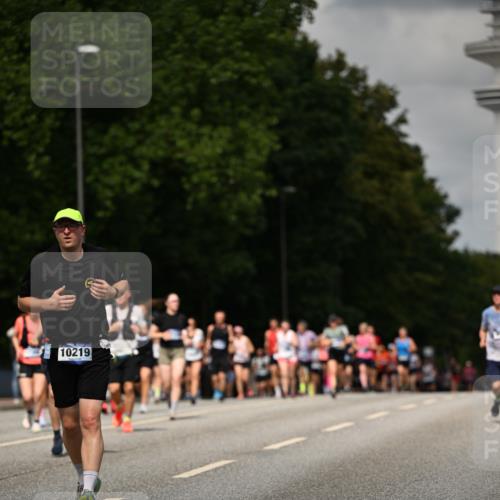 29.06.2025 - hella hamburg halbmarathon Dr. Thomas Lammeyer http://msf.ph/oto/8508939 29.06.2025 10:30:28 Kennedybrücke 1479, 1973, 3765, 4378, 5028, 5497, 5564, 6478, 7069, 8079, 8881, 9186, 9573, 10219, 10465, 10845, 10846, 11139 meine-sportfotos.de