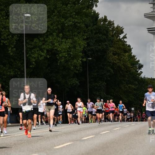 29.06.2025 - hella hamburg halbmarathon Dr. Thomas Lammeyer http://msf.ph/oto/8508957 29.06.2025 10:30:29 Kennedybrücke 1479, 1973, 3765, 4378, 5028, 5497, 5564, 6478, 7069, 8079, 8881, 9186, 9573, 10219, 10465, 10845, 10846, 11139 meine-sportfotos.de