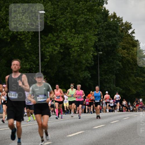 29.06.2025 - hella hamburg halbmarathon Dr. Thomas Lammeyer http://msf.ph/oto/8508961 29.06.2025 10:30:39 Kennedybrücke 1479, 1973, 3617, 4267, 4268, 4315, 4358, 5494, 5497, 5564, 6159, 6478, 6637, 7069, 8079, 8281, 8881, 8942, 9573, 10219, 10465, 10845, 10846, 11110, 11139 meine-sportfotos.de