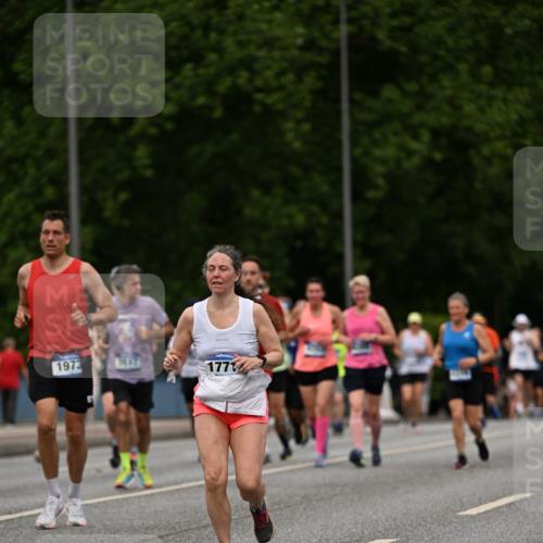 29.06.2025 - hella hamburg halbmarathon Dr. Thomas Lammeyer http://msf.ph/oto/8508983 29.06.2025 10:30:43 Kennedybrücke 1479, 1973, 3617, 4267, 4268, 4315, 4358, 5494, 5497, 6159, 6637, 7069, 8281, 8306, 8942, 9573, 9811, 10104, 10219, 10465, 11110, 11139 meine-sportfotos.de